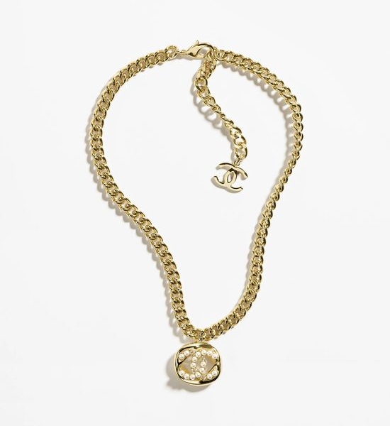 Chanel Classic Stylish Pendant Necklace