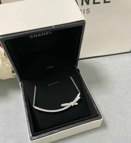 Chanel Bowknot Necklace Exquisite Elegant Jewelry Piece