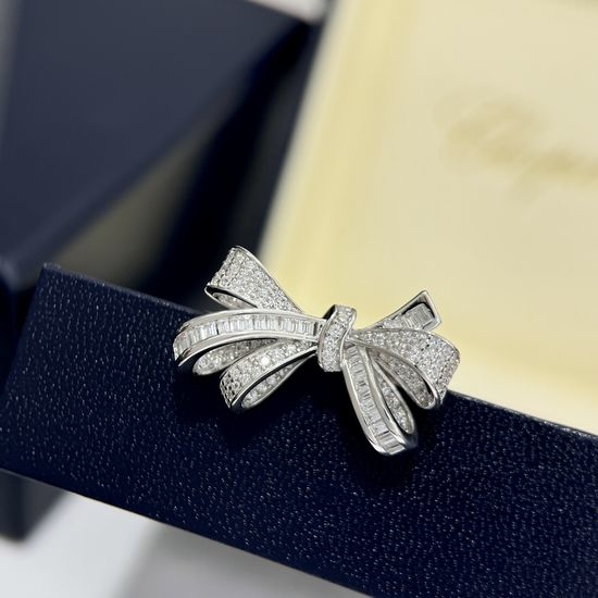 Graff Bow Knot Inlaid Diamond Sterling Silver Ring