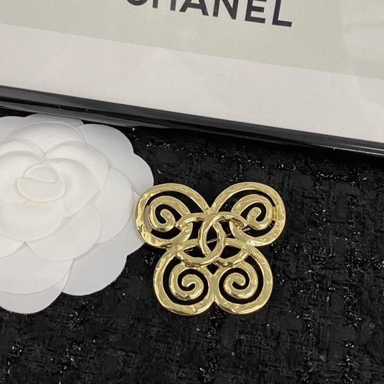 Chanel Exquisitely Crafted Premium Brooch
