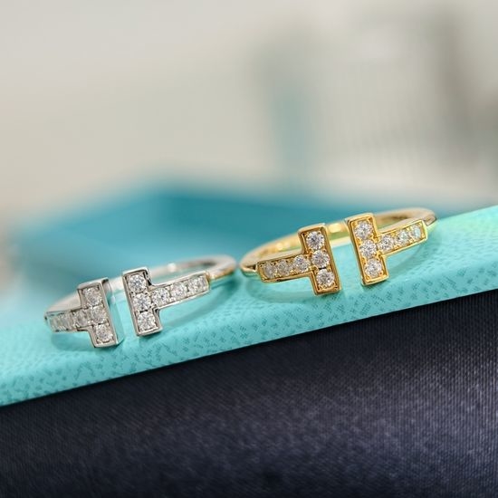 Tiffany & Co. Shiny Diamond Open Ring