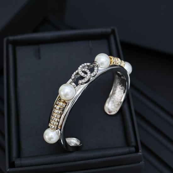 Chanel Elegant Pearl Letter Decor Bangle