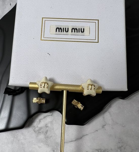 Miu Miu Star-shaped Stud Earrings Classic Jewelry