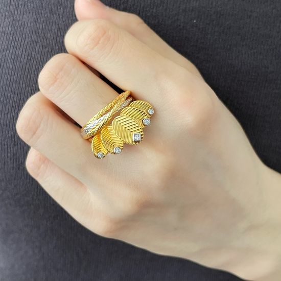 Cartier Classic Coffee Leaf Textured Band Ring