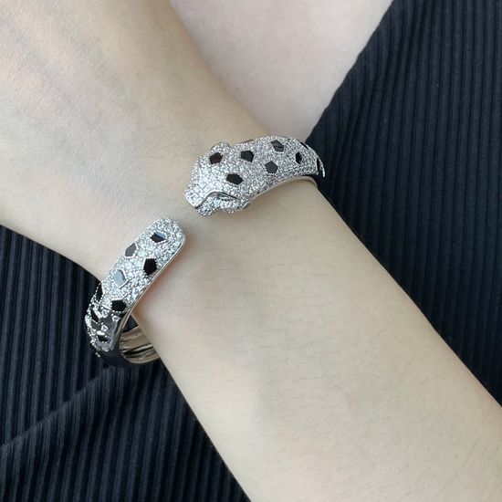 Cartier Single Spotted Leopard Bangle Exquisite Craft