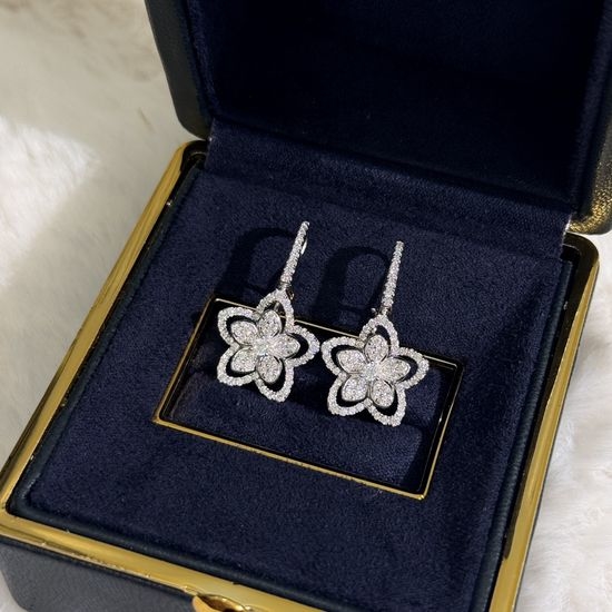 Graff Graff Flower Earrings: Classic Elegance
