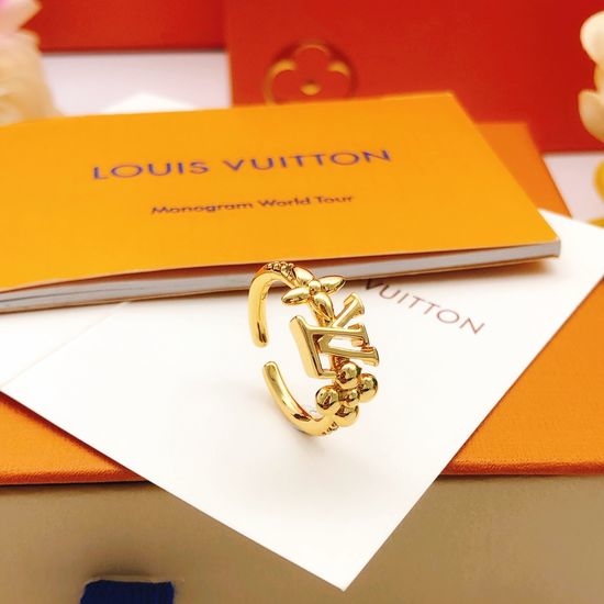 Louis Vuitton LV Dainty Flower Design Ring