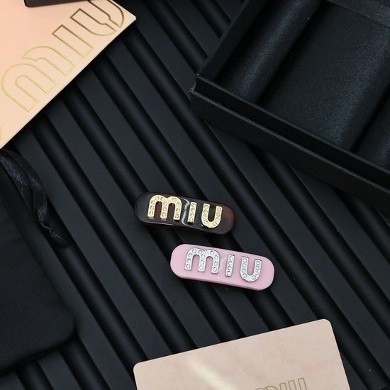 Miu Miu Full Diamond Letter Hair Clip Exquisite Versatile