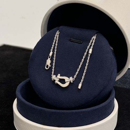 Fred Half Diamond Horseshoe Twisted Thick Necklace
