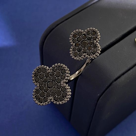 Van Cleef & Arpels VCA Paved Four Leaf Clover Open Ring