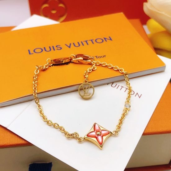 Louis Vuitton LV Diamond Rhombus Pink Shell Bracelet