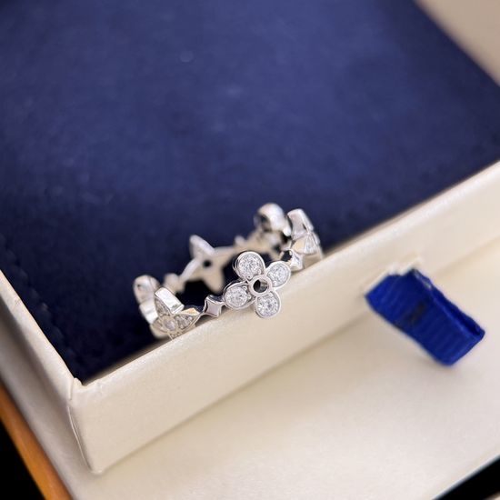 Louis Vuitton LV Hollow Clover Floral Silver Ring