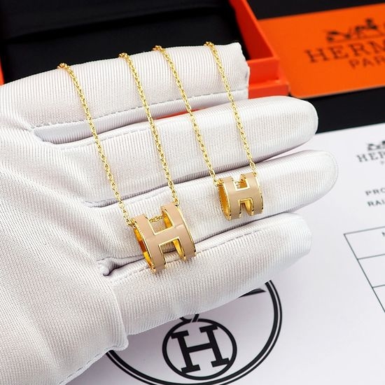 Hermes Exquisite Enamel Pendant Necklace Multiple Sizes