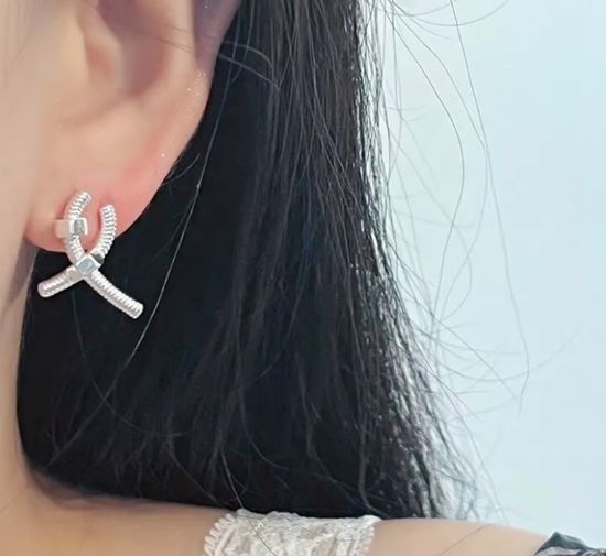Cartier Cross Screw Design Classic Versatile Earrings