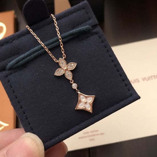 Louis Vuitton LV Four Leaf Clover Tassel Pendant Necklace
