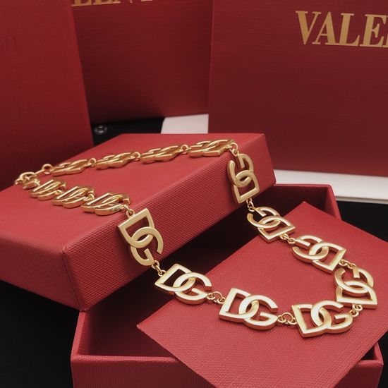 Dolce & Gabbana Sleek Small Pendant Necklace