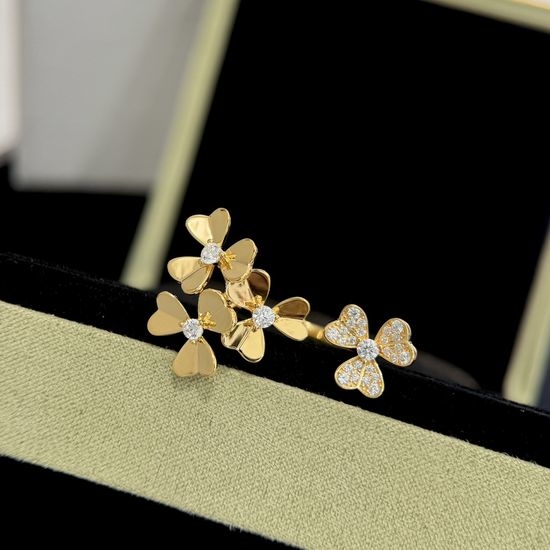 Van Cleef & Arpels VCA Clover Open Ring