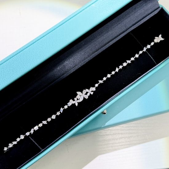 Polo Ralph Lauren Butterfly Shape Inlaid Diamond Bracelet