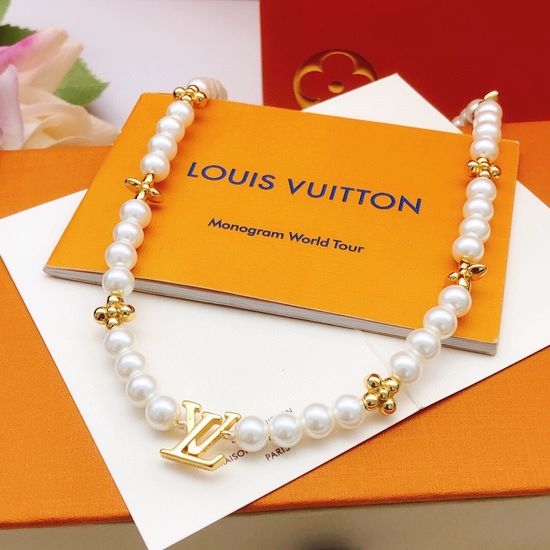 Louis Vuitton LV Classic Elegant Pearl Necklace