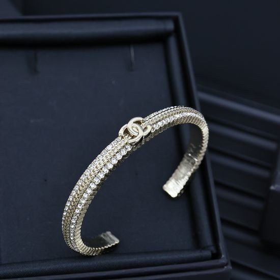 Chanel Woven Pattern Crystal Inlaid Open Bangle Exquisite Craft