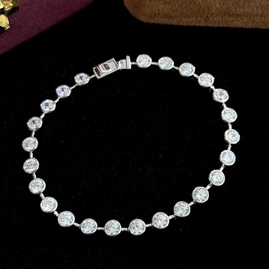 Tiffany & Co. Elegant Raindrop Starry Bracelet