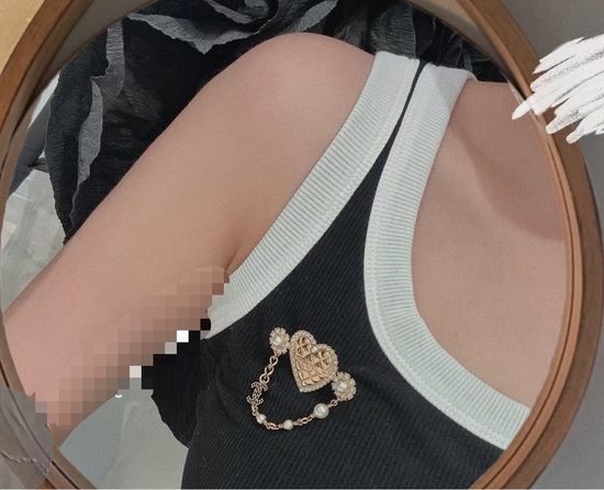 Chanel Heart Tassel Decorative Brooch