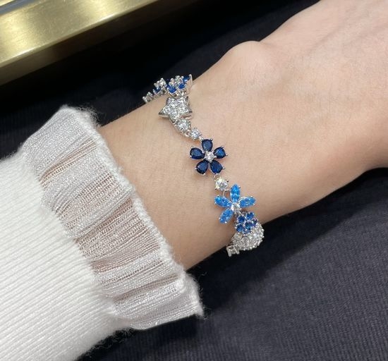 Van Cleef & Arpels VCA Blue Diamond Floral Chain Bracelet