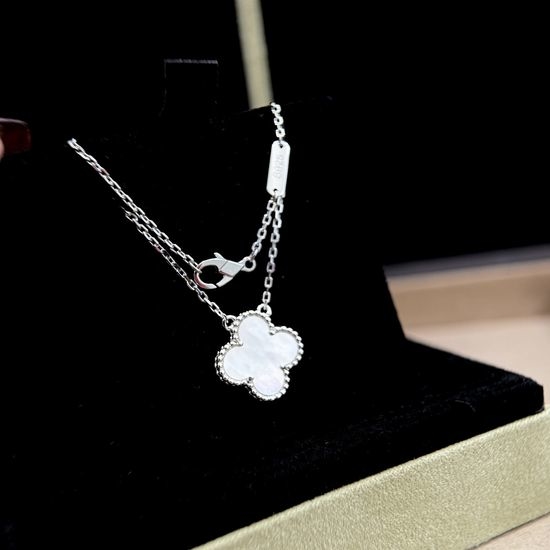 Van Cleef & Arpels VCA Black Onyx Four Leaf Clover Necklace