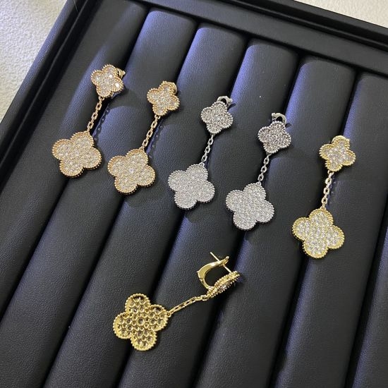 Van Cleef & Arpels VCA Diamond Clover Earrings Elegant Jewelry for Daily Wear