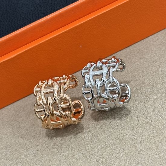 Hermes Classic Pig Nose Elegant Open Ring