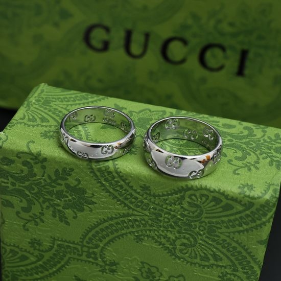 Gucci Minimalist Platinum Plated Couple Ring