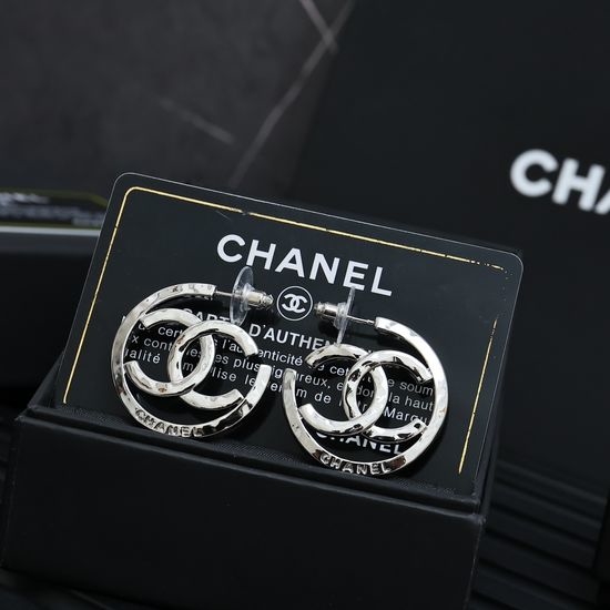 Chanel Circle Earrings Cool Elegant Premium Texture