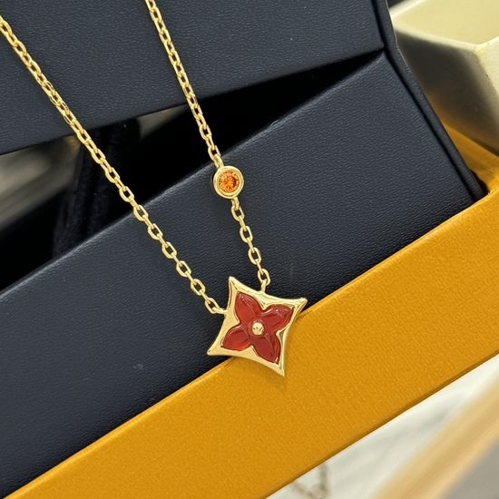 Louis Vuitton LV Carnelian Four Leaf Clover Necklace