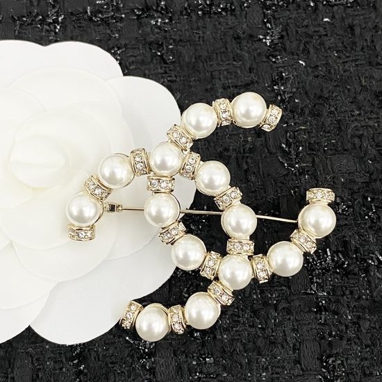 Chanel Exquisite Elegant Brooch