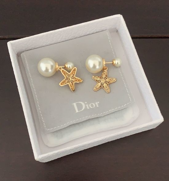 Christian Dior CD Chic Pearl Starfish Earrings