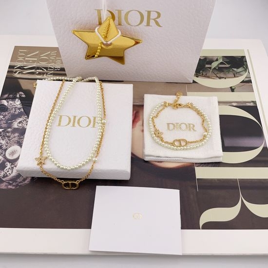 Christian Dior CD Star Pearl Double Layer Necklace