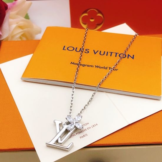 Louis Vuitton LV Marquise Cut Diamond Plum Necklace