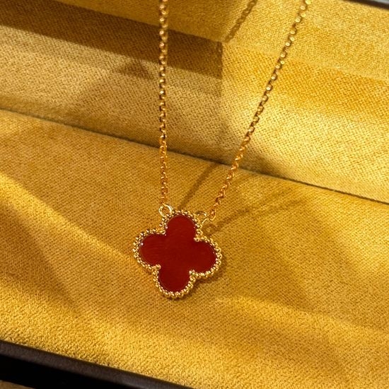 Van Cleef & Arpels VCA Red Agate Single Flower Necklace