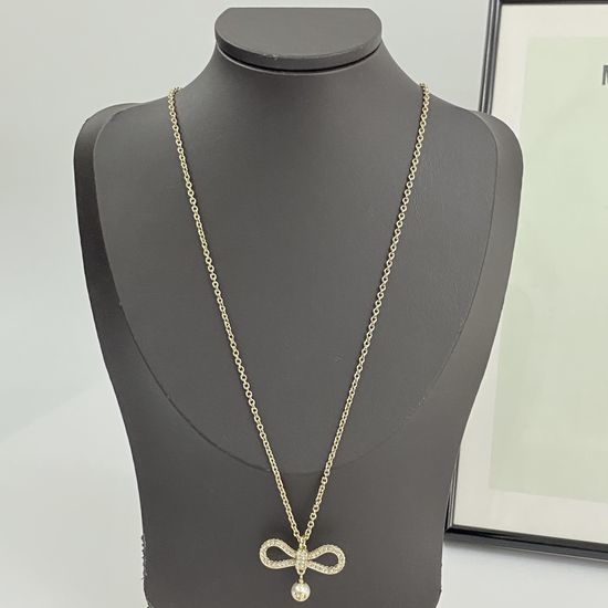 Christian Dior CD Crystal Bowknot Necklace Elegant Delicate