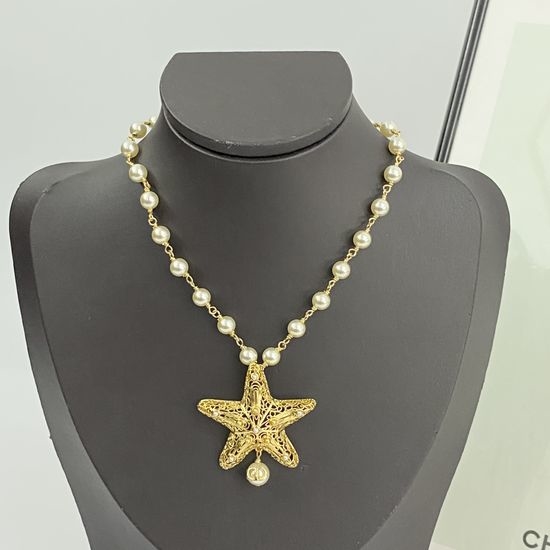 Christian Dior CD Hollow Starfish Pearl Pendant Necklace