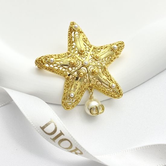 Christian Dior CD Hollow Starfish Brooch With Pearl Accents
