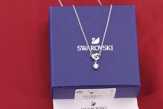 Swarovski Single Diamond Heart Clavicle Necklace