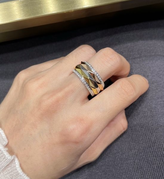 Graff Trio Color Angular Ring with Strong Design Sense