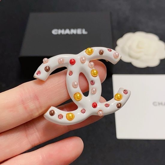 Chanel White Pearl Diamond Decorative Brooch