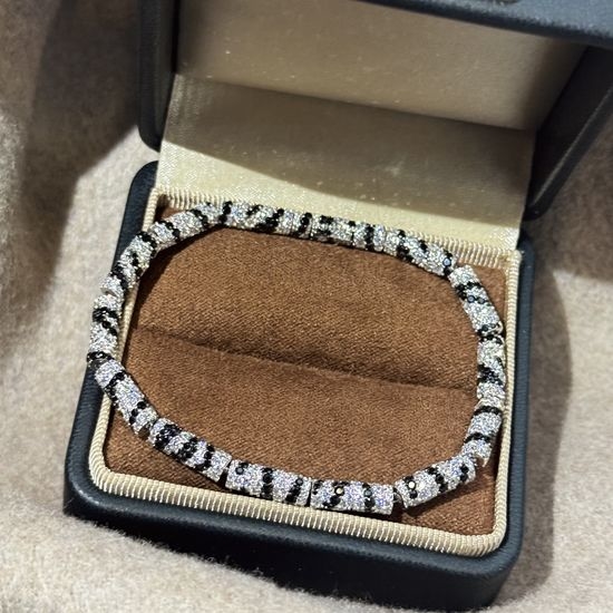 Apm monaco Zebra Pattern Diamond Inlaid Bracelet