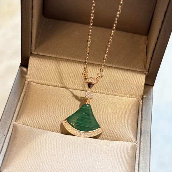 Bottega Veneta BV Malachite Fan Pendant Diamond Necklace