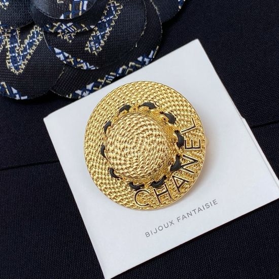 Chanel Straw Hat Brooch Fine Workmanship Retro Style