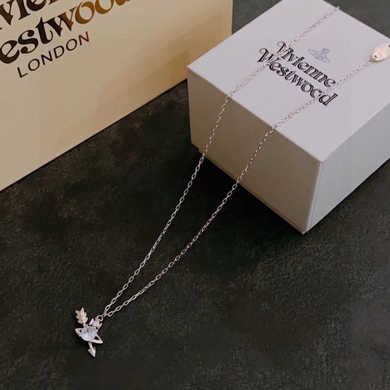 Vivienne Westhood Classic Saturn Pendant Necklace Delicate Design