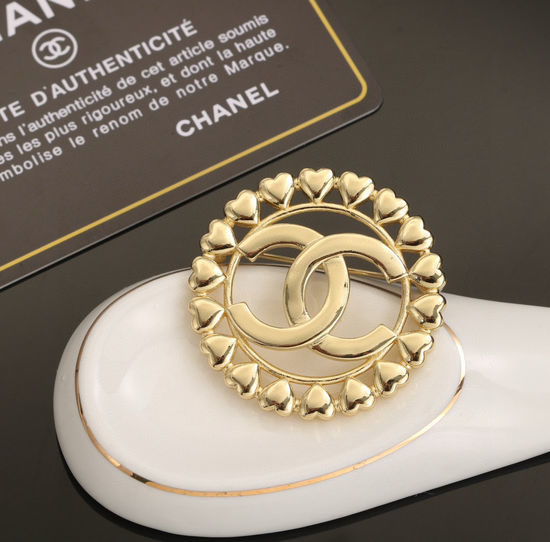 Chanel Simple Stylish Round Shape Brooch Versatile