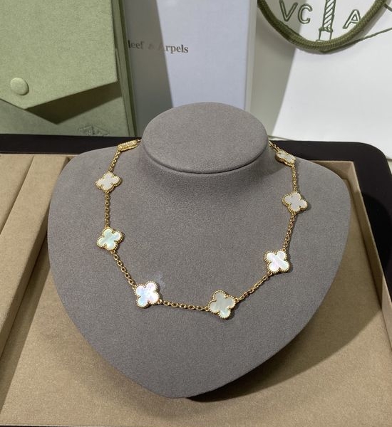 Van Cleef & Arpels VCA White Mother of Pearl Clover Jewelry